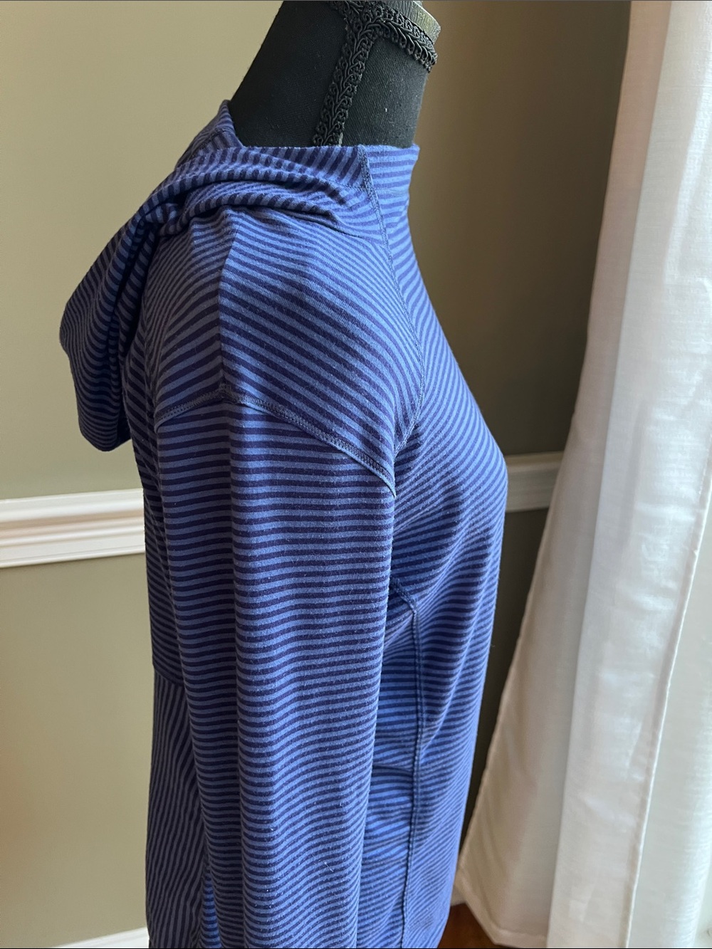 Columbia Women's Navy Striped Omni-Wick Pullover Hoodie Medium - Picture 2 of 6